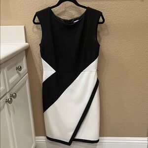 Black and White Sleeveless Colorblock Sheath Dress